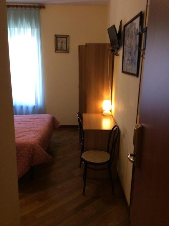 Augusta Albergo B&B 카모글리 객실 사진