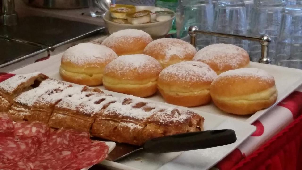 Augusta Albergo B&B 카모글리 외부 사진